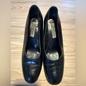 Vintage Made in Italy Brighton Women's Black Croc-Patterned Block Heels. Size 8
